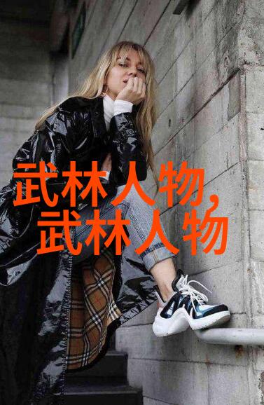 器械台上的力量挑战杠铃划船燃烧全身肌肉