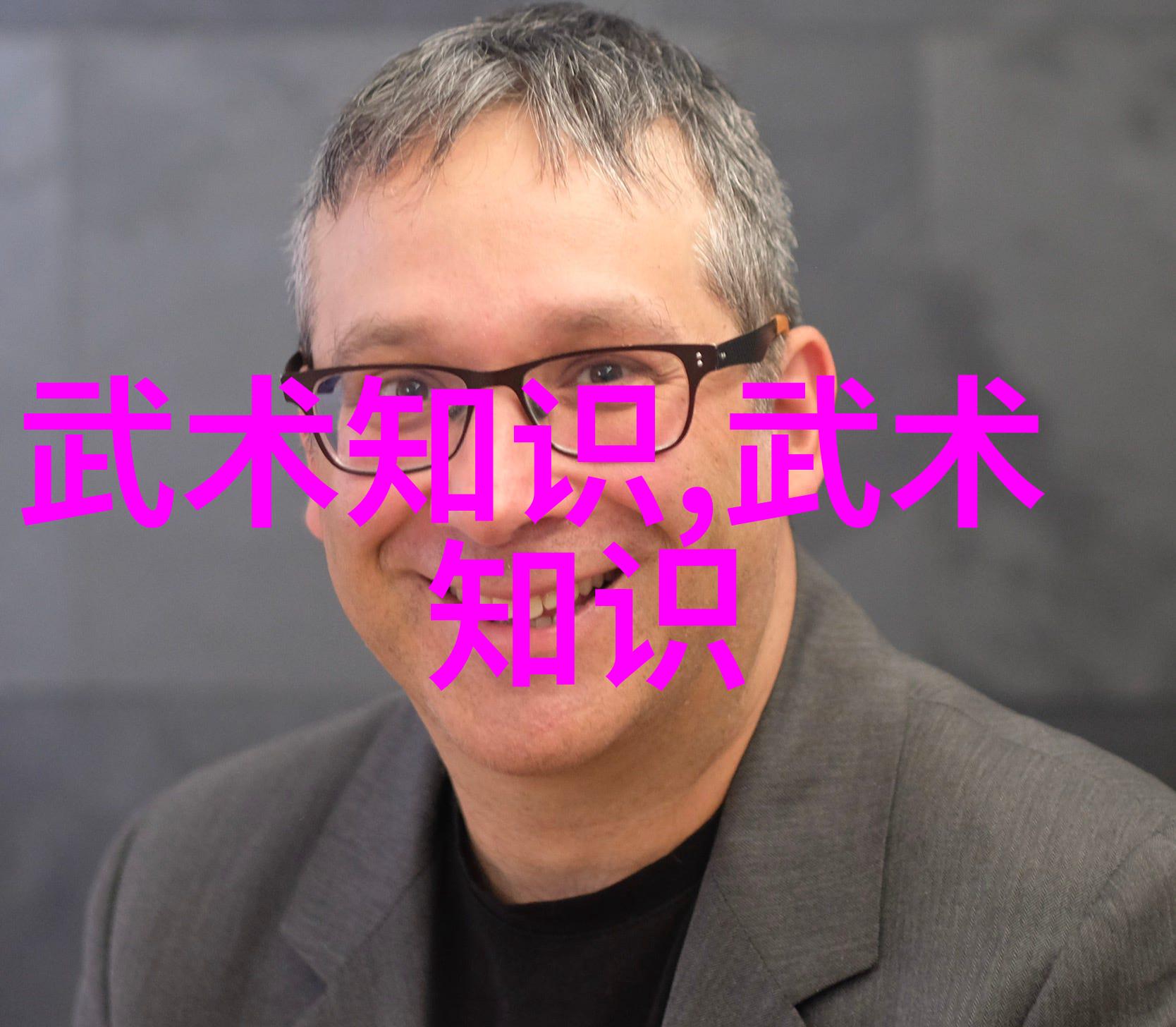 在烈日下你是否愿意承受热射病的痛苦而六角杠铃卧推却以更友善的方式对待你的肩膀