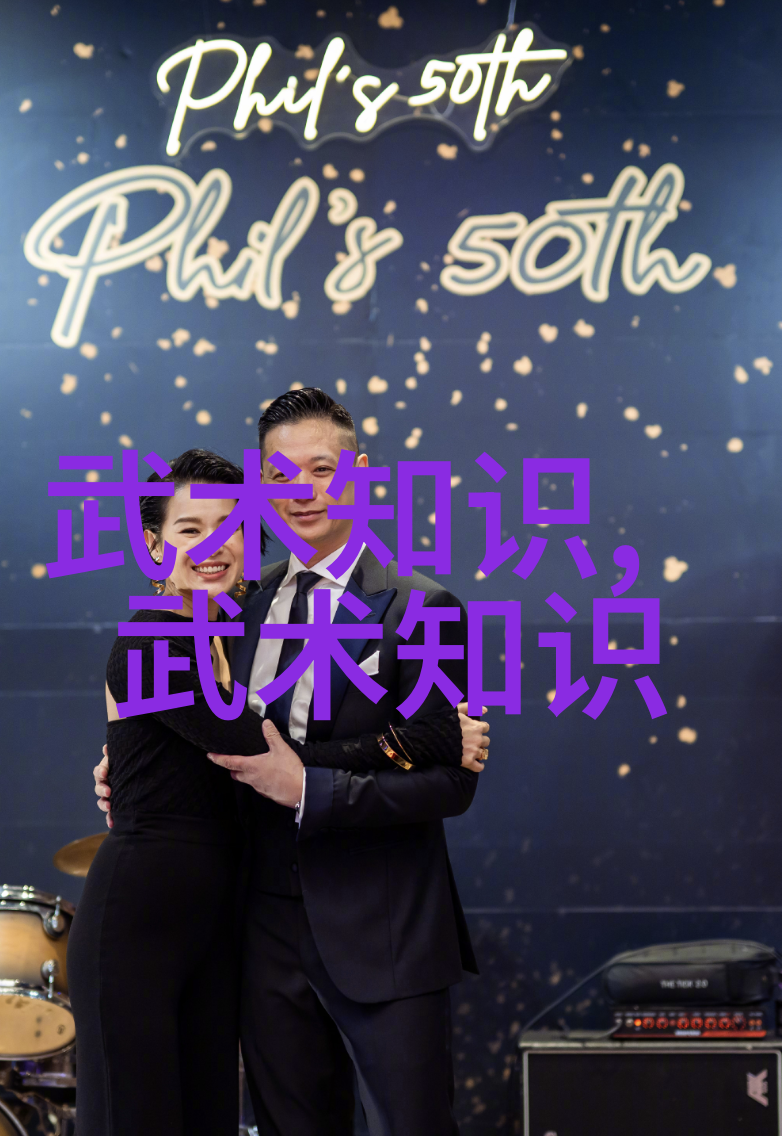 玻璃边缘上的表演压在阳台之上为观众打造的孤独舞蹈
