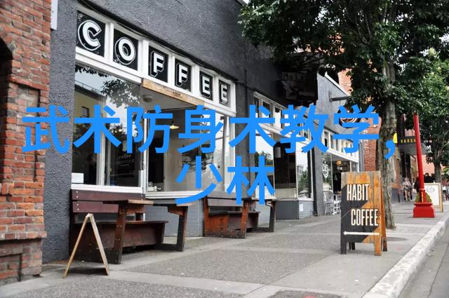 元宵之夜邓薇在举重比赛中展现出超凡的力量和坚定的意志不断挑战自我超越传统队长的角色为自己的梦想而奋斗