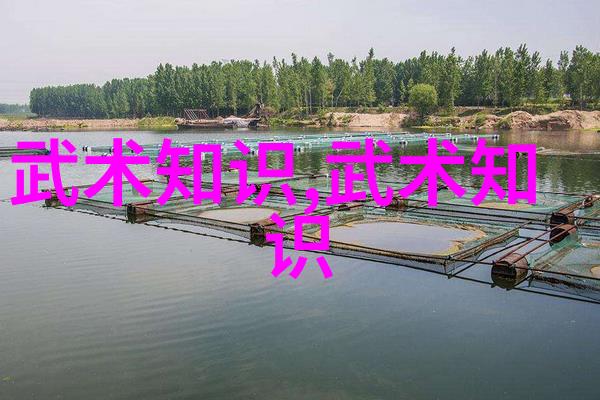 深圳高尔夫球场内办公室即兴练球巧妙利用物品作为代替
