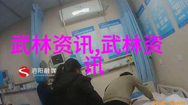 亲子情深-儿子把坤坤放入妈妈的怀抱中一个温馨家庭故事的诞生