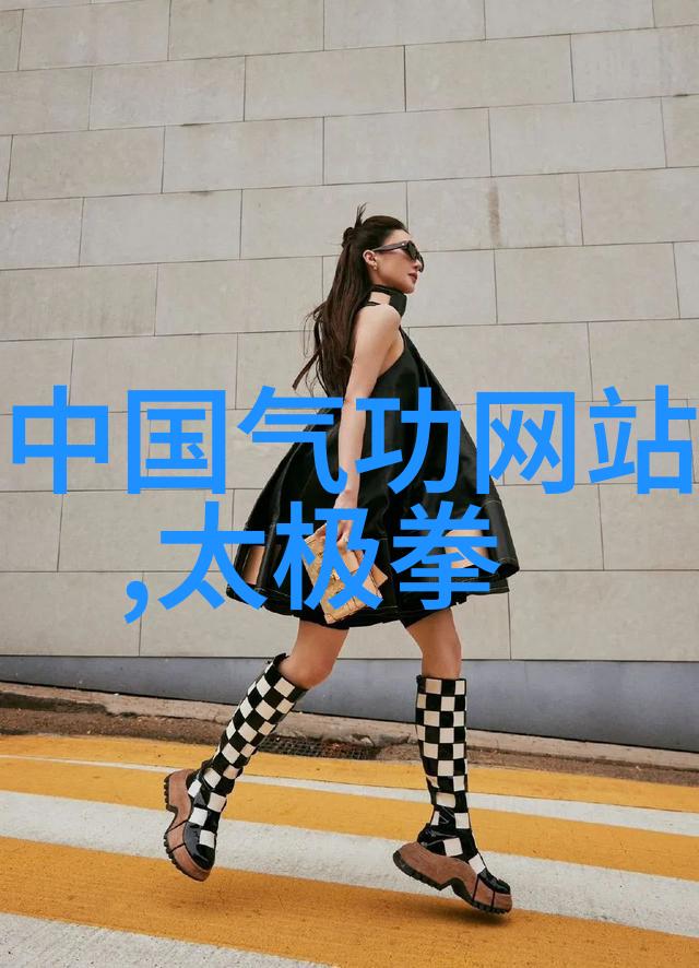 奇幻调色术冰块和棉签如何让牛奶变成黄金液体