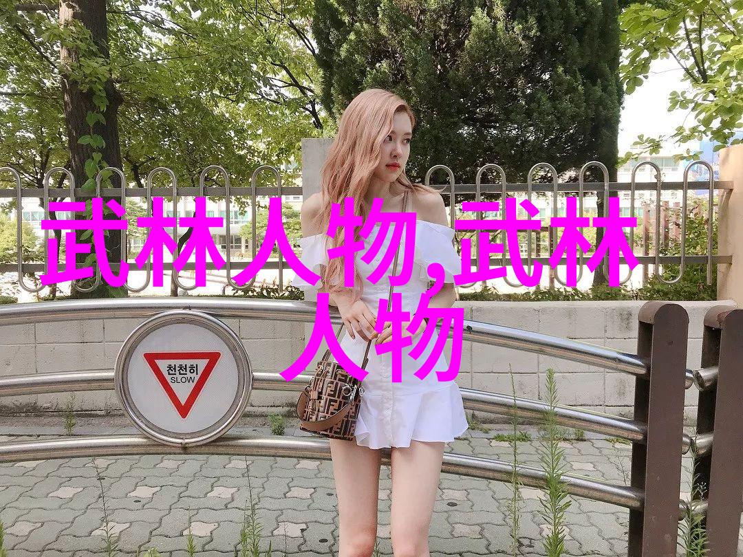 骑行健康之旅环法赛事中摩托车相撞引发的惊心动魄弗鲁姆在险境中保住黄金时间