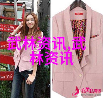 40岁女士游泳学习体验探索蝶泳呼吸与动作的协同艺术