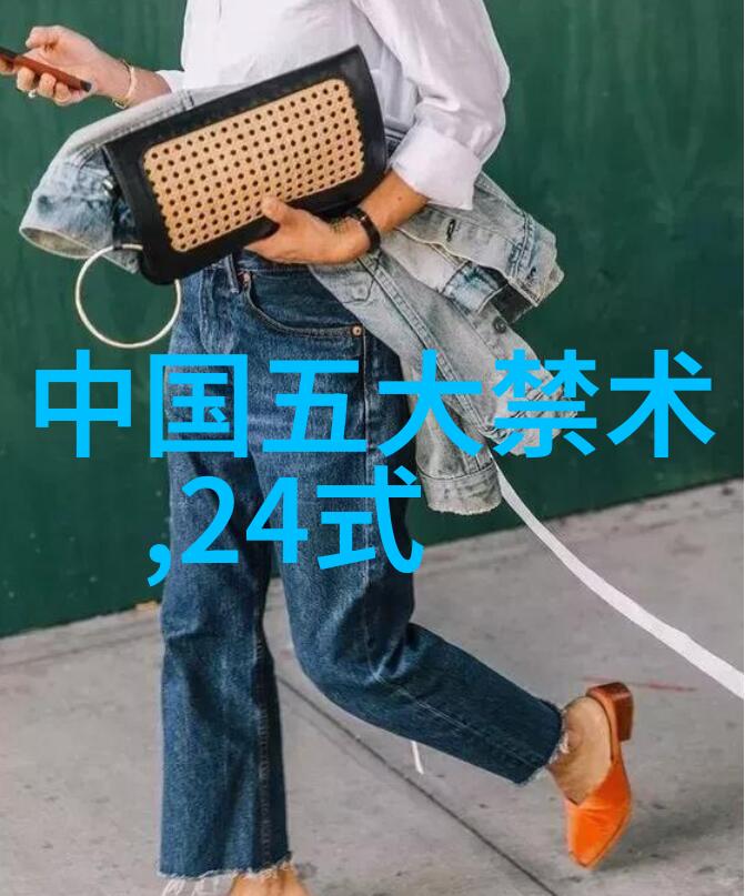 你为什么不尝试一手哑铃飞鸟既能塑造出完美的胸肌又能锻炼核心肌群呢