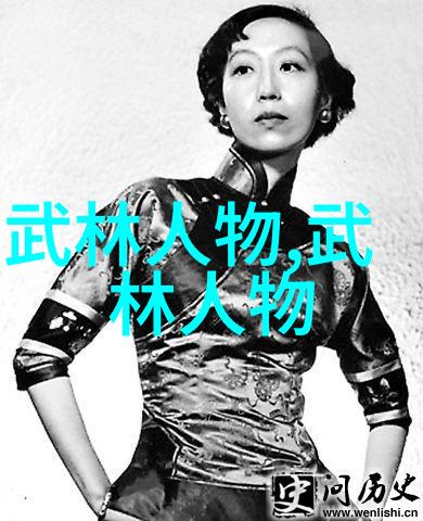 充气游泳池中的崴脚小心水下小心翼翼陆地轻盈起舞
