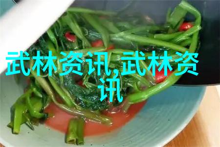 在酷热中体验哑铃卧推的双重挑战单手放下双手迎接