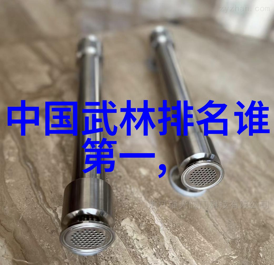 水中健身操游泳教练的疯狂H舞动