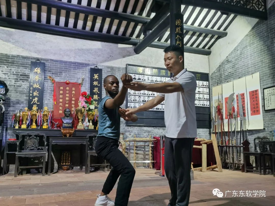 学了武术能上什么样的大学_网上学武术能学会吗_学武术可以自学吗/