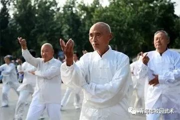 武术知识_健康教育知识春季防病知识_武术衣服和武术裤子